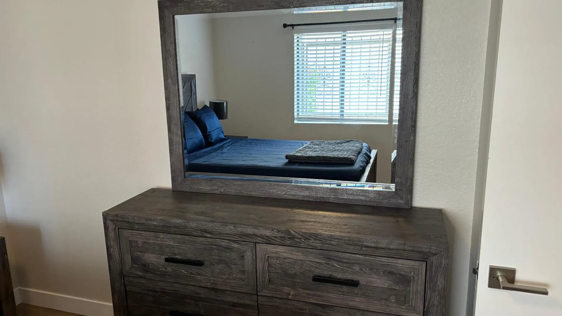 Beautiful Scottsdale Condo 0*,